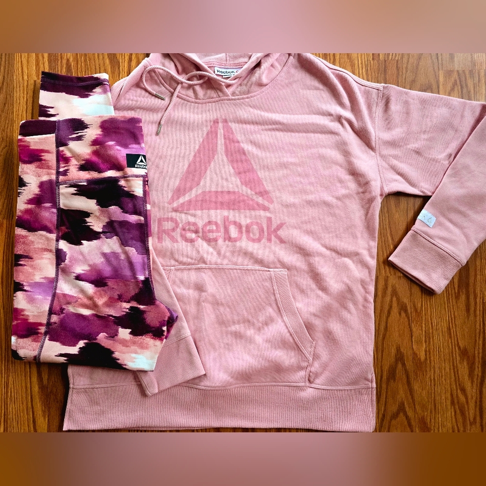 Womens Reebok Outfit - Picture 3 of 3